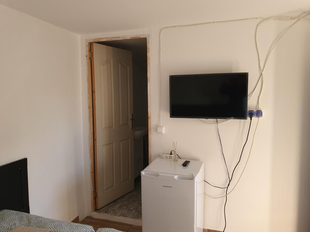 Nord Poshtel Hostel Boekarest Buitenkant foto